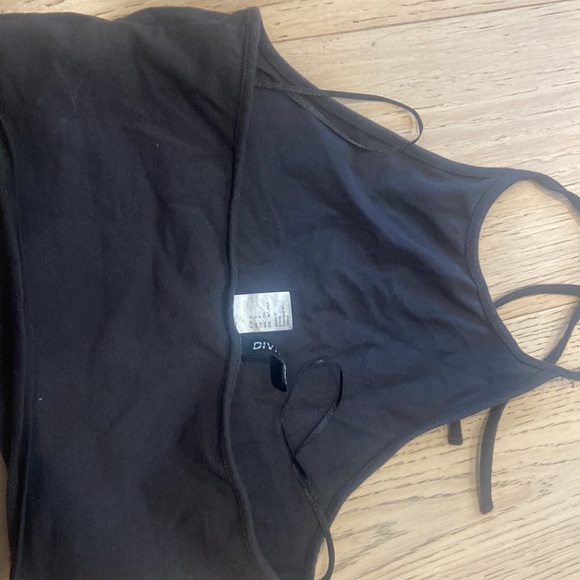 Backless halter top - Picture 2 of 2